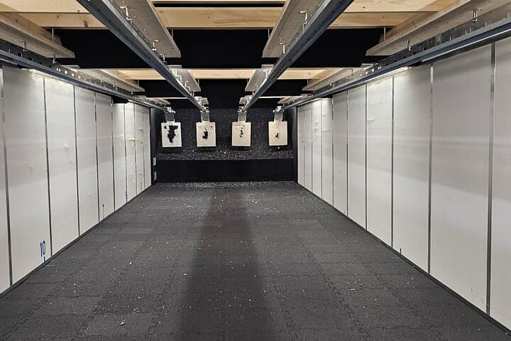 Static Range with 4 tracks, practically all calibers allowed