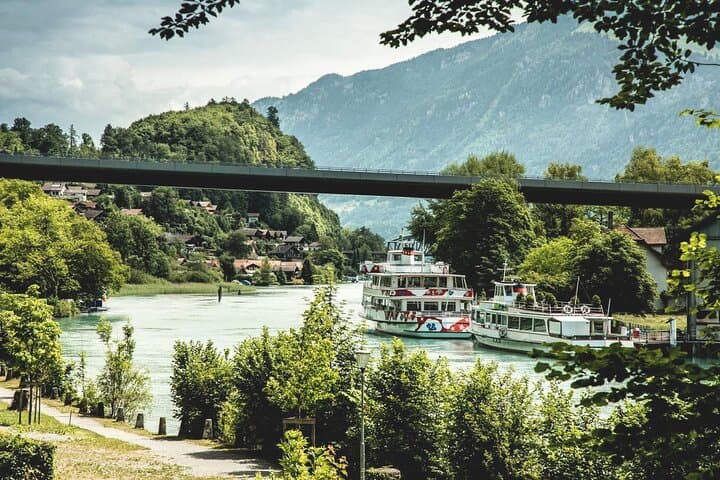 Day tour to Grindelwald, Interlaken and Lauterbrunnen