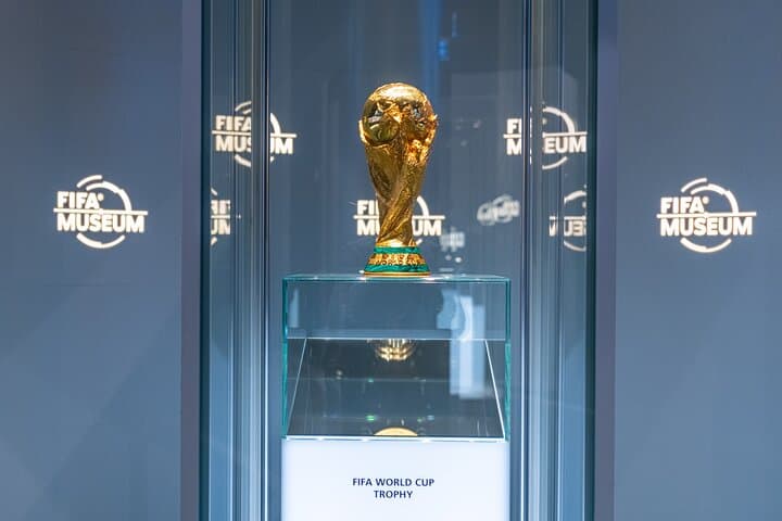Zurich Highlights City Tour with Optional FIFA Museum Ticket