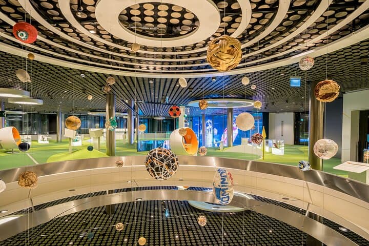 Zurich Highlights City Tour with Optional FIFA Museum Ticket