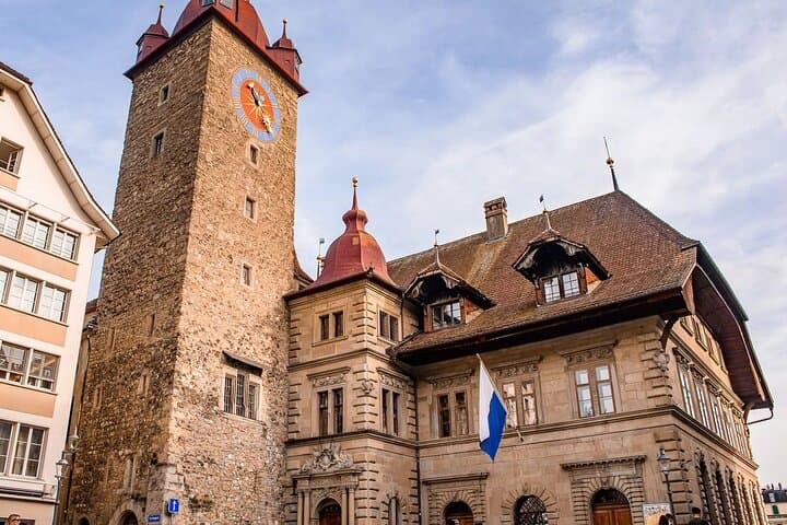 From Bern: Premium Panoramic train, Lucerne & Interlaken Alps