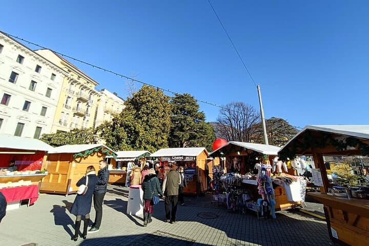 Christmas walking tour in Lugano : Christmas markets and lights