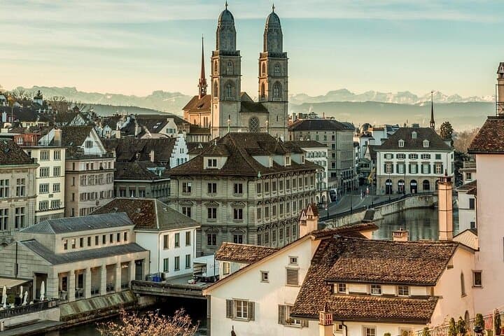 Zurich Highlights Tour with Old Town & Optional FIFA Museum