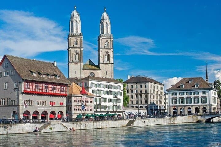 Zurich Highlights Tour with Old Town & Optional FIFA Museum