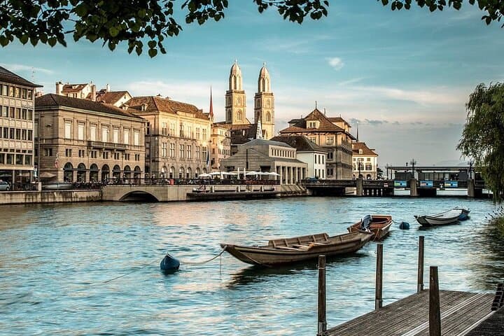 Zurich Highlights Tour with Old Town & Optional FIFA Museum