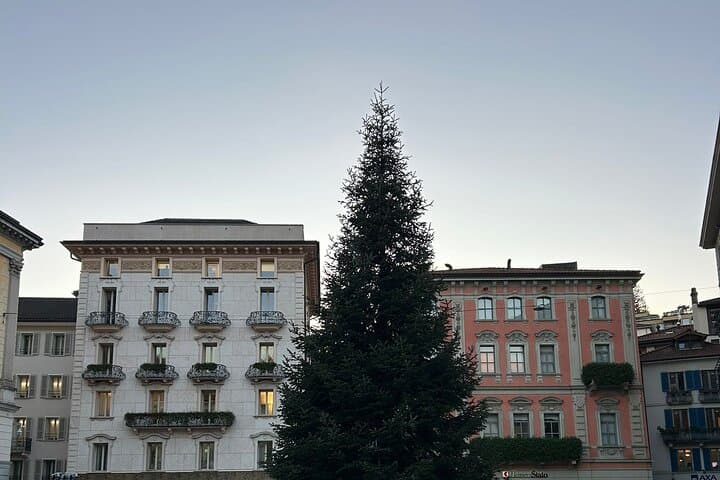 Christmas walking tour in Lugano : Christmas markets and lights