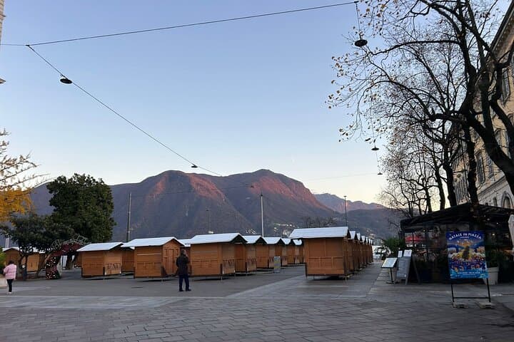 Christmas walking tour in Lugano : Christmas markets and lights