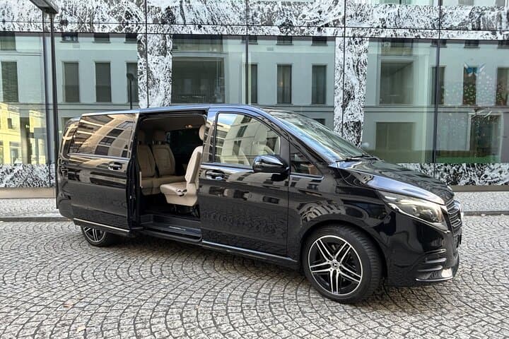 Private Transfer from Zurich Airport ZRH to Zurich City
