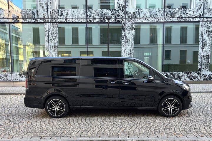 Private Arrival Transfer from Zurich Airport to Stuttgart