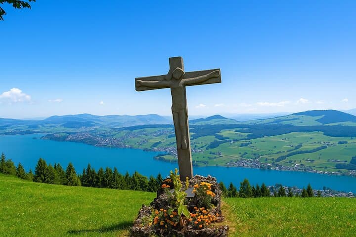 From Zurich: Private Lucerne Hidden Gems & Local Tastes Tour