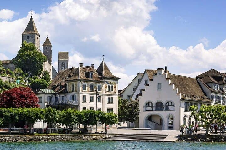 Zurich: Lindt Chocolate, Medieval Village Lake Cruise Small Group
