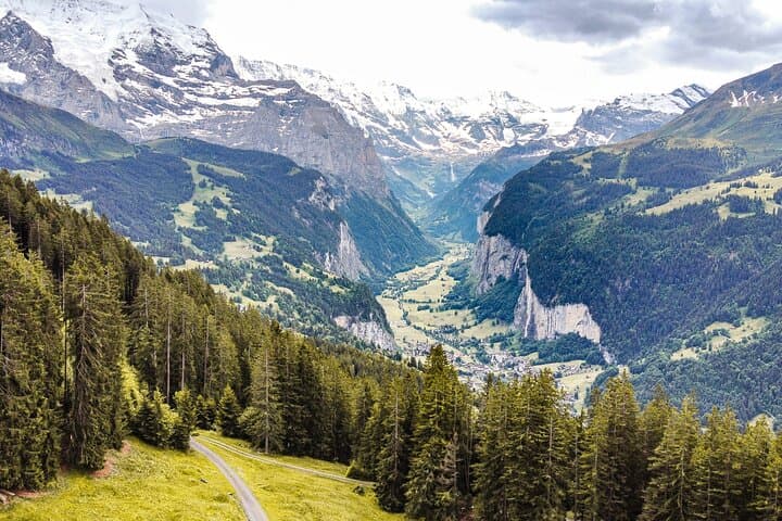 Interlaken Panoramic Glass Roof Bus to Grindelwald Lauterbrunnen