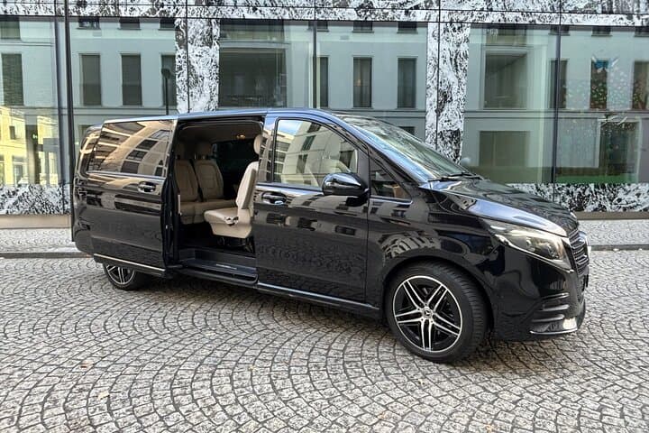 Private One Way Transfer from Zurich Airport to Lech am Arlberg