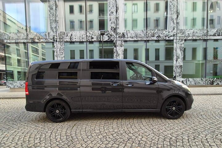 Private Arrival Transfer from Zurich Airport to Stuttgart