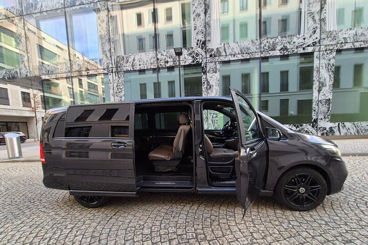 Private One Way Transfer from Zurich Airport to Winterthur