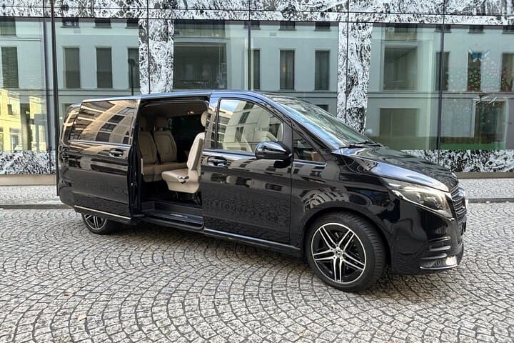 Private One Way Transfer from Zurich Airport to Adelboden