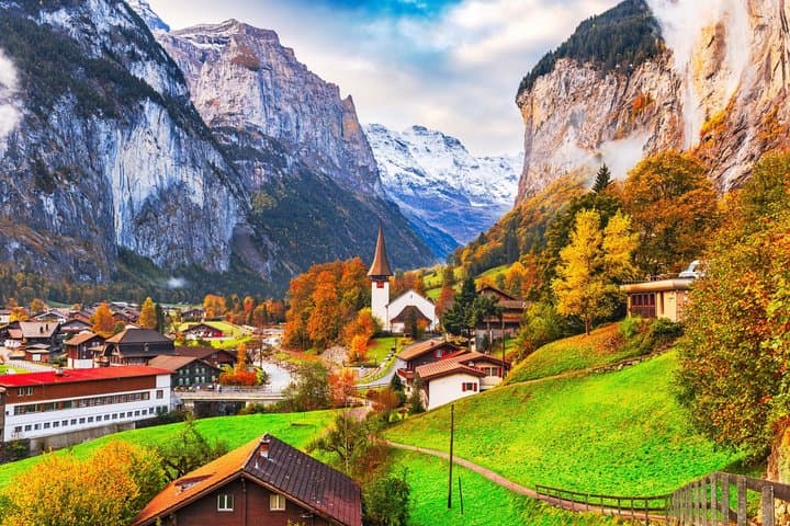 Private Alpine Walking Tour in Wengen with Scenic Views