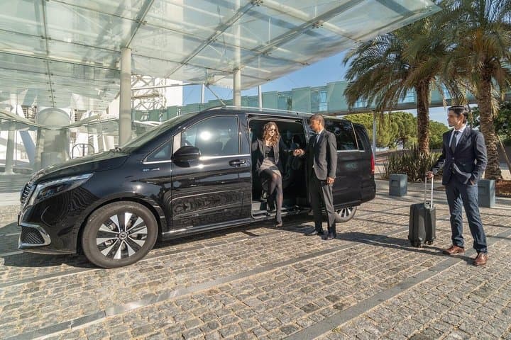 Geneva Airport Private Transfer One Way or Round Trip City