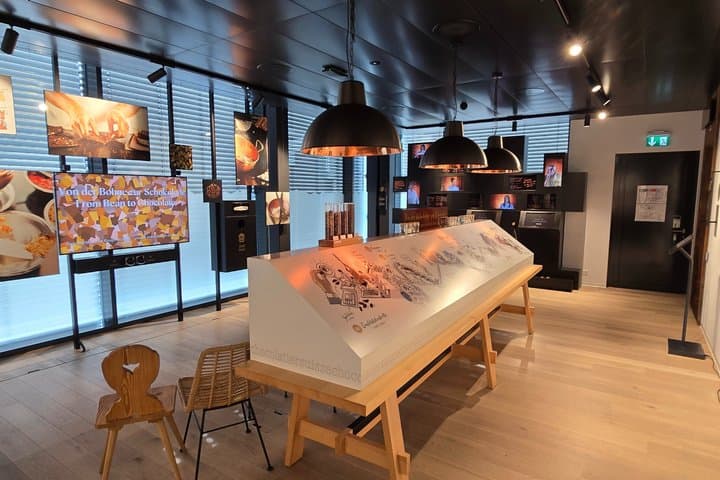 Exclusive Chocolate Factory Tour with Tasting and Decoration