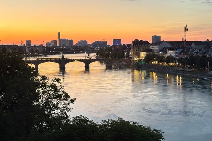Basel's Historical Old Town Tour (Night)