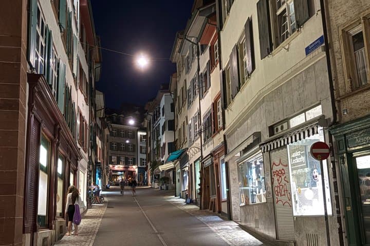 Basel's Historical Old Town Tour (Night)