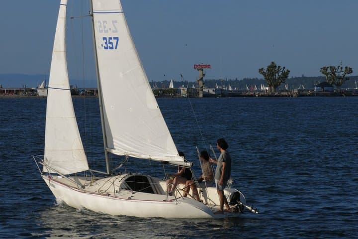 Private Sailing Cruise on Lake Geneva with an experienced captain