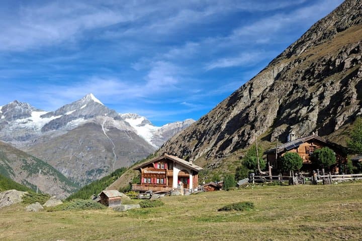 4 Day Saas Fee and Zermatt Guided Hike with Alpine Hut Stay