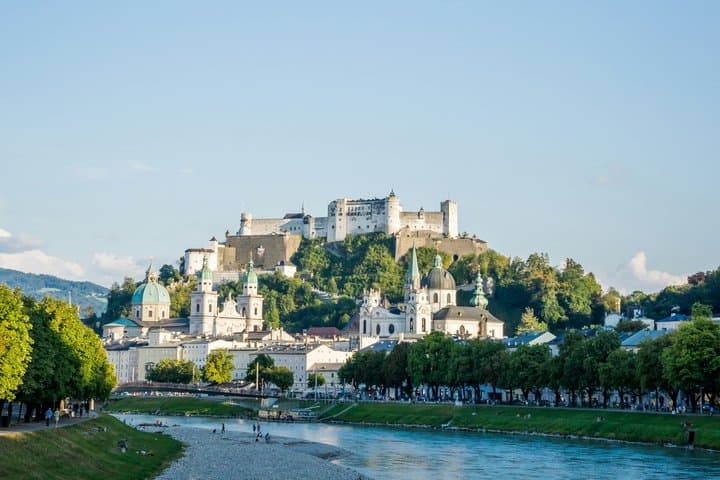 Private Transfer from Zurich to Salzburg with Dachau Stop
