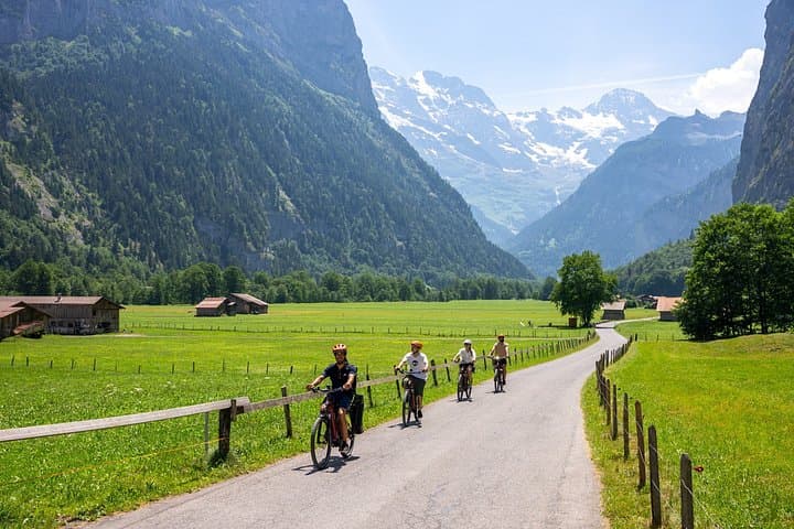 E-Bike Tour to the Lauterbrunnen Waterfalls