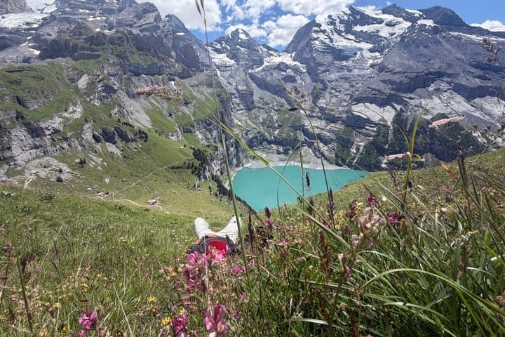 Kandersteg: Oeschinensee Panorama Hike with a Swiss Athlete