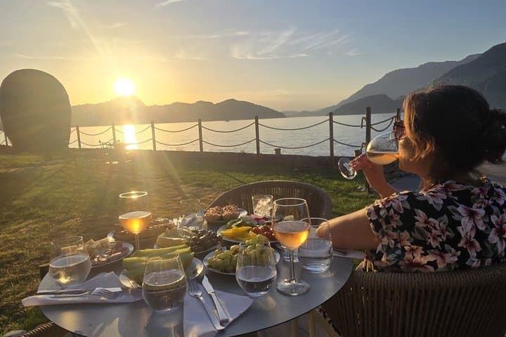 Unique Private Experience by Lake Lucerne (BBQ & Water Sports)