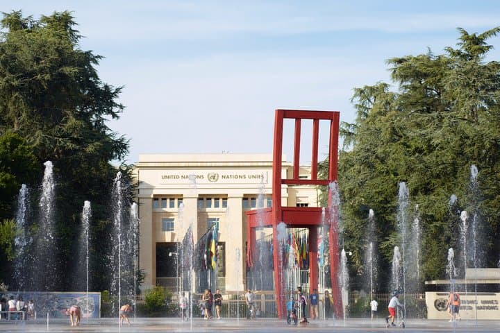 Geneva International District Sightseeing Tour by Open Top Bus