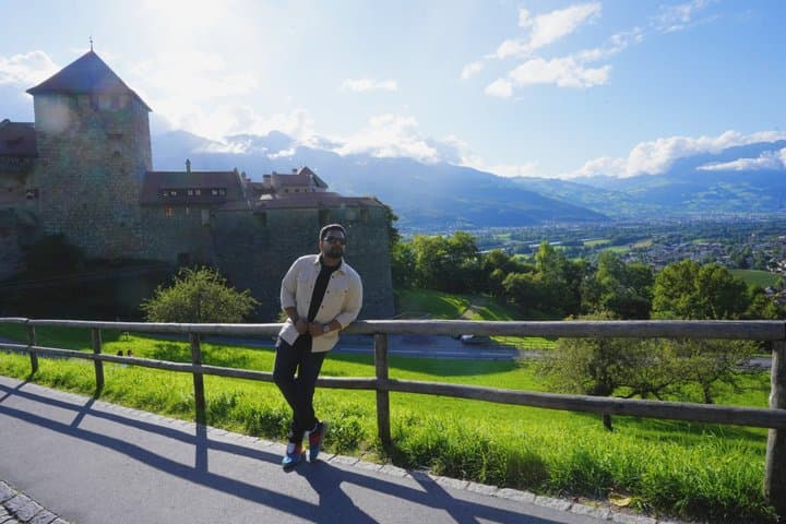 Private 4 Countries in One Day Tour from Zurich