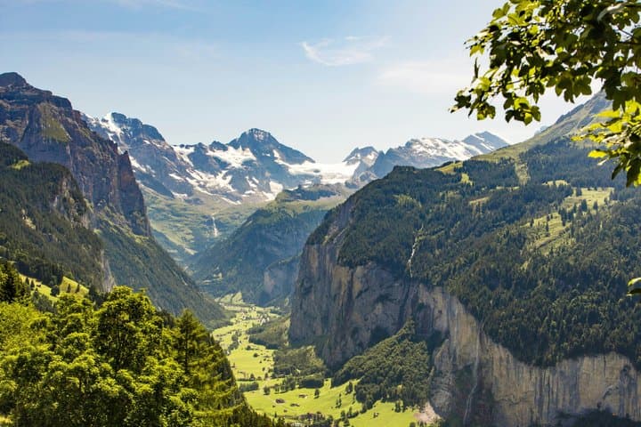 Interlaken: Full Guided Private Tour Grindelwald & Lauterbrunnen