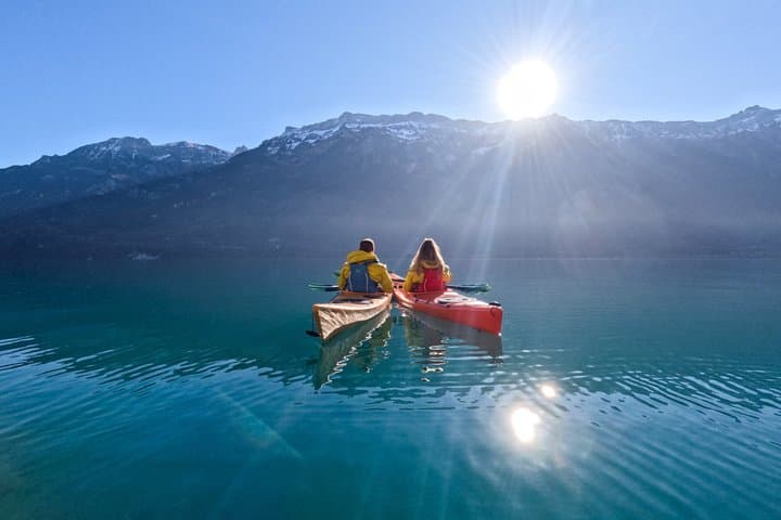 Winter Kayak Tour of the Turquoise Lake Brienz