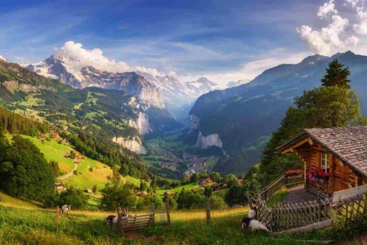 Lauterbrunnen, Jungfrau & Grindelwald Tour | From Bern