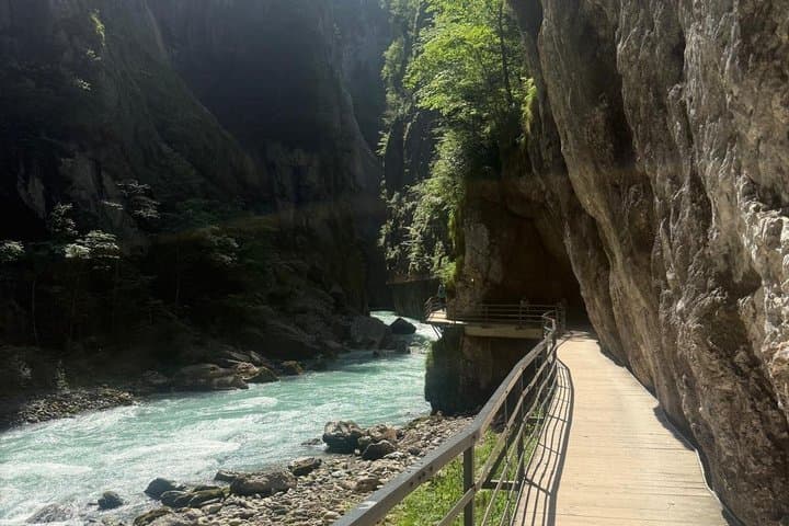 Private Bernese Oberland Tour: Grindelwald & Lauterbrunnen