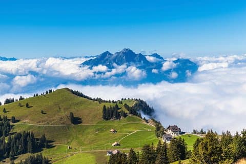 2-Day Alps Tour from Zurich: Mt Pilatus and Mt Titlis