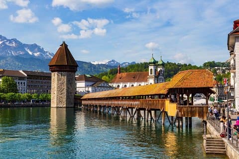 Luzern small group walking tour and Lake Cruise from Zürich