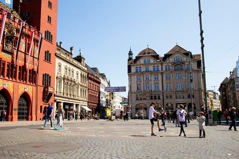 1 Hour express walk of Basel with a Local