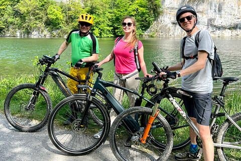 4 Lakes E-Bike Guided Tour and Lake Cruise