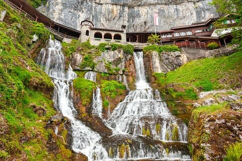 Beatus Caves, Lake Thun Cruise & Thun City Tour