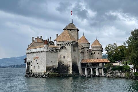 Chillon Castlehttps://media-cdn.tripadvisor.com/media/attractions-splice-spp-720x480/11/f9/02/c6.jpg