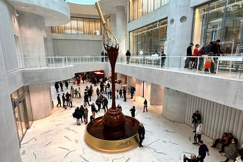 Private Day Tour Lindt Home of Chocolate and FIFA Museum Zurich