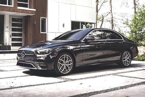 Arrival Transfer: Geneva Airport GVA to Geneva by Business Car