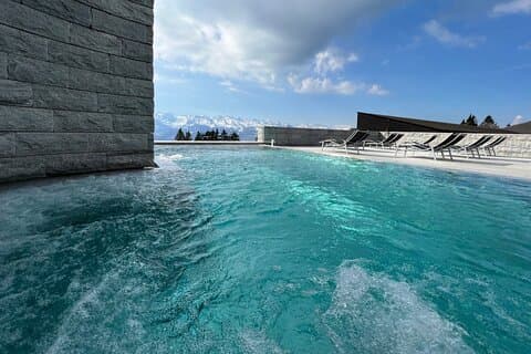 Infinity outdoor pool
