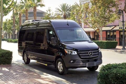 Private Transfer Zurich Airport ZRH to Zurich City by Minibus