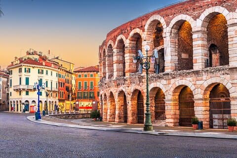 Private Transfer from Zurich to Verona, 2h in Bellinzona