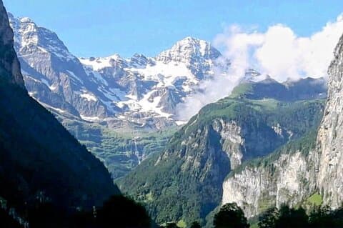 Waterfall Lauterbrunnen CLOY Pier Iseltwald Interlaken Private