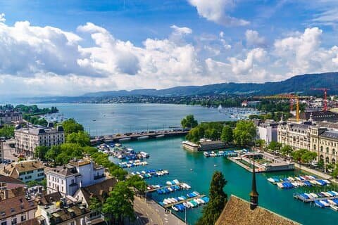 Zurich Adventure : Walking tour, Lake Cruise and Cable Car